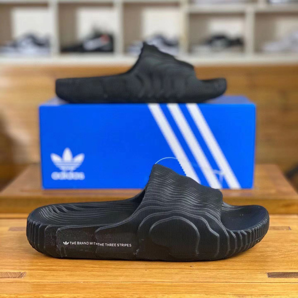 Тапочки adidas Originals - купить с доставкой по выгодным ценам в ...