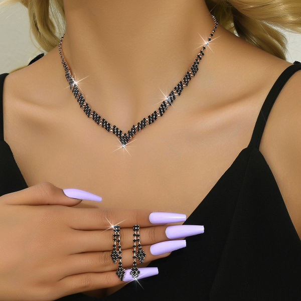 Swarovski Комплект украшений Стразы Swarovski - купить с доставкой по ...