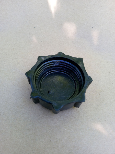 Оснастка для садовой техники Крышка топливного бака к60в (КРУПНАЯ ...