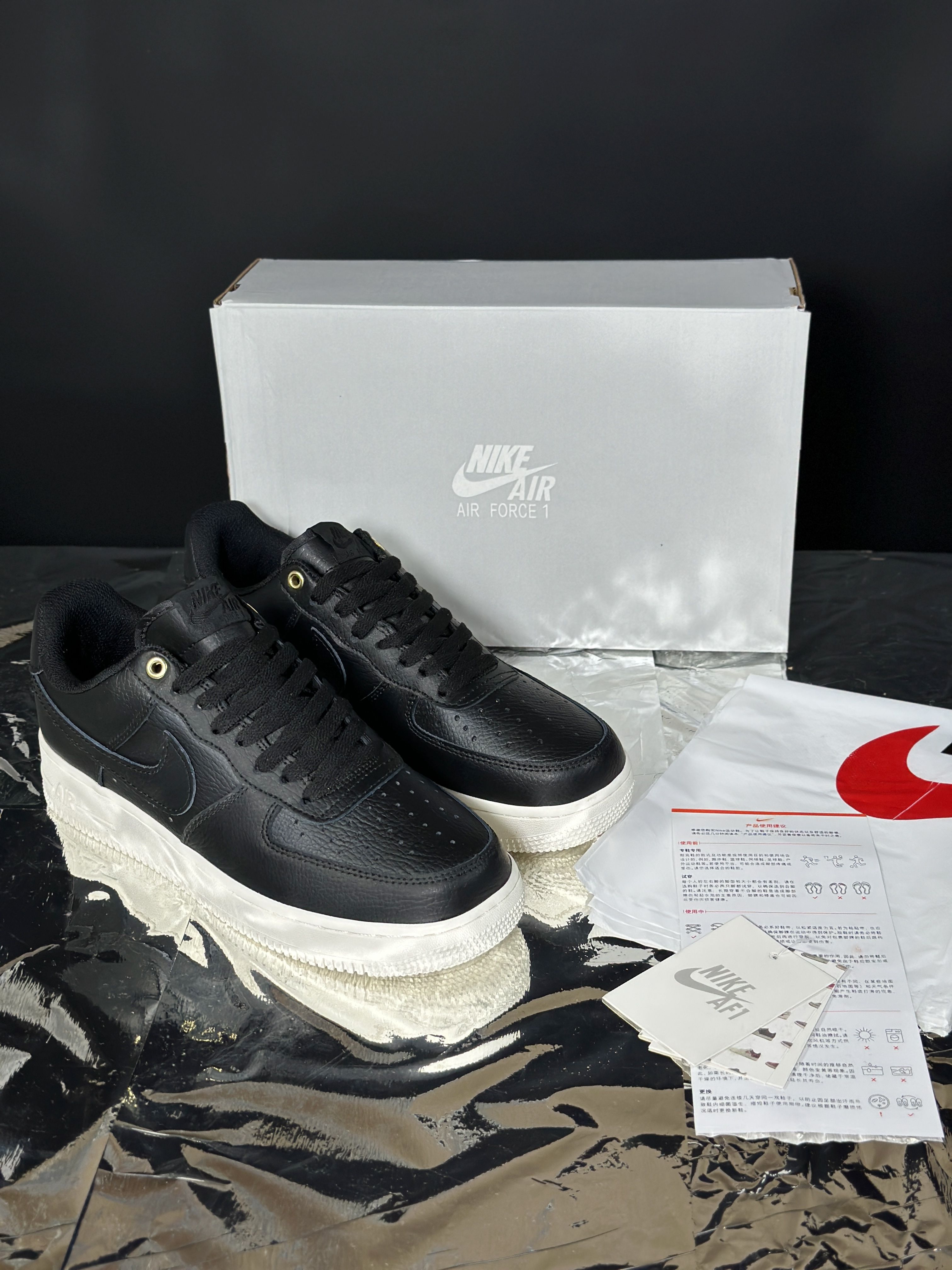 Nike air force premium black best sale