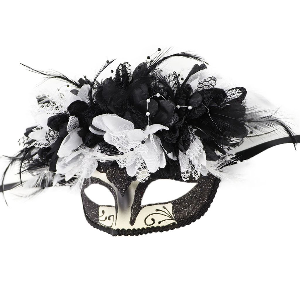 Үлкен мүшесі бар траннилер жігітті трахает