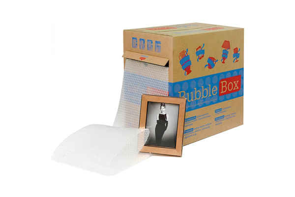 пузырчатая пленка и коробка для пересылки