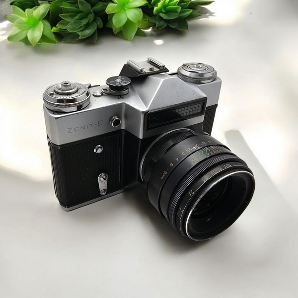 Винтажный фотоаппарат СССР,"Зенит Е" с объективом "Гелиос-44-2" купить ...