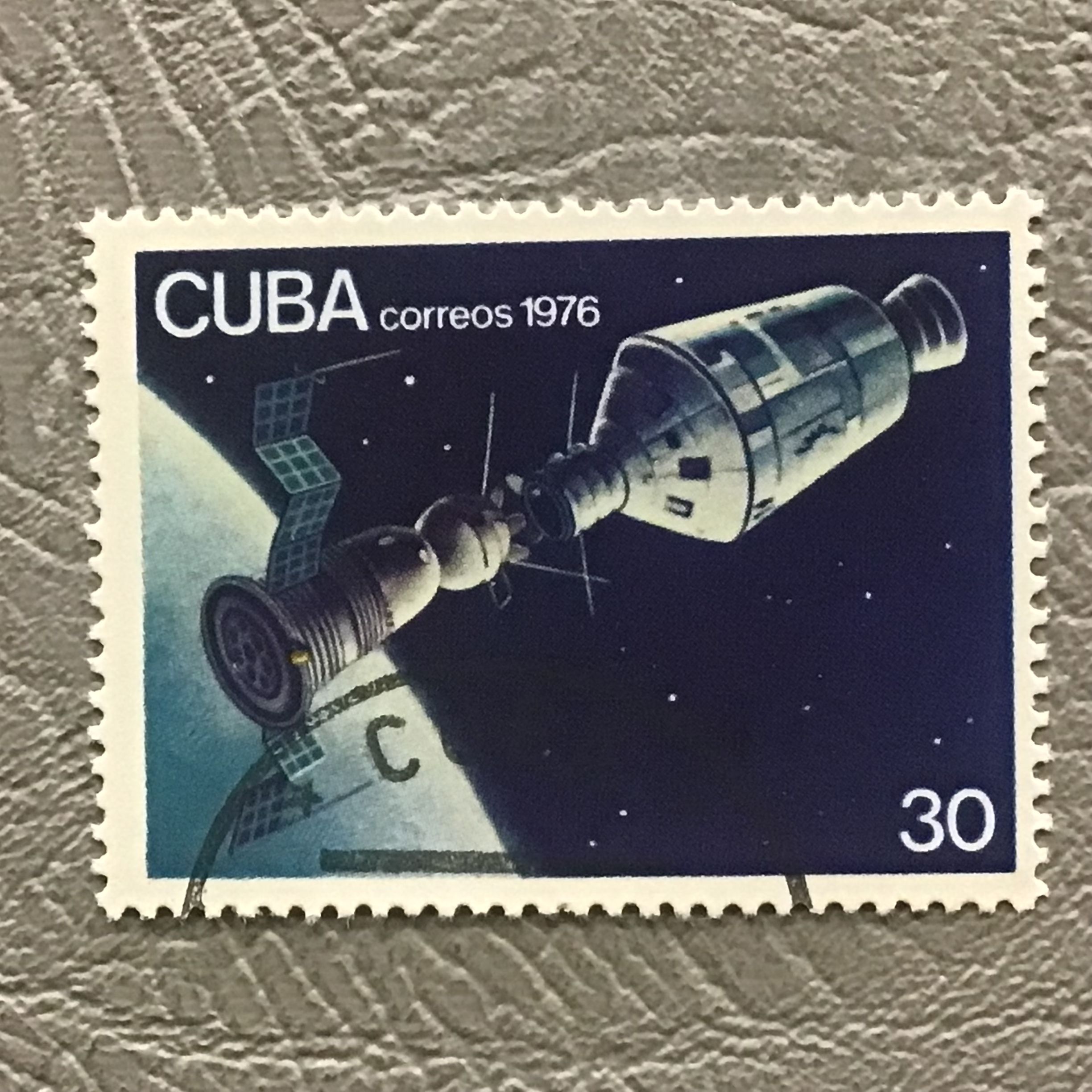 Марки куба 1981 года. Марка союз аполлон. Почтовые марки куба космос. Марки куба космос. Почтовые марки куба космос.