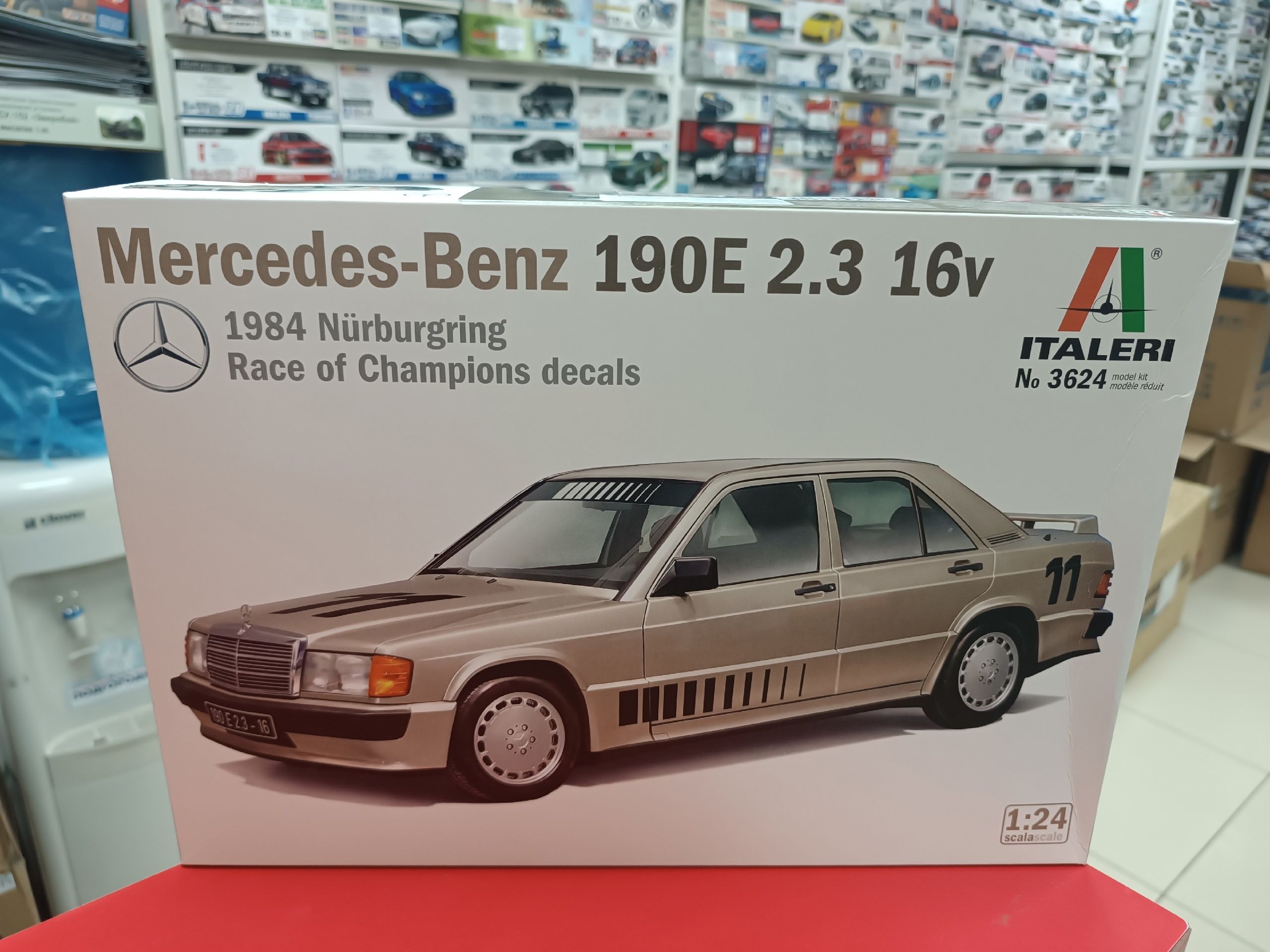 Сборная модель Italeri 1:24 3624ИТ Mercedes-Benz 190E 2.3 16v