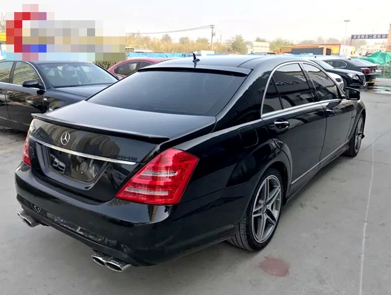 Спойлер на Mercedes-Benz W221 (черныцй глянец)