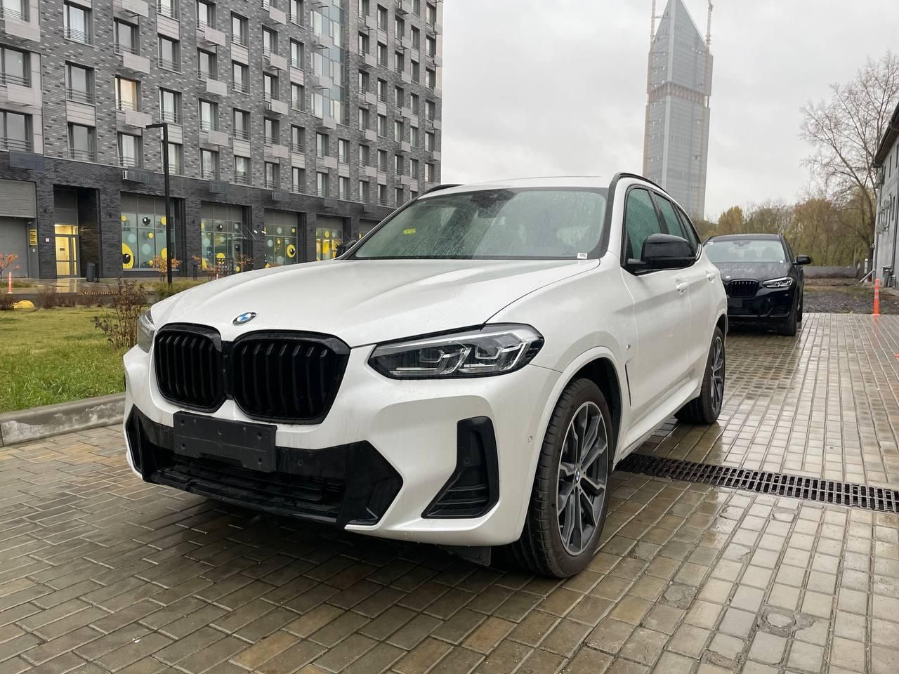 BMW X3 Автомобиль 2.0 л AT, Внедорожник 5 дв. белый