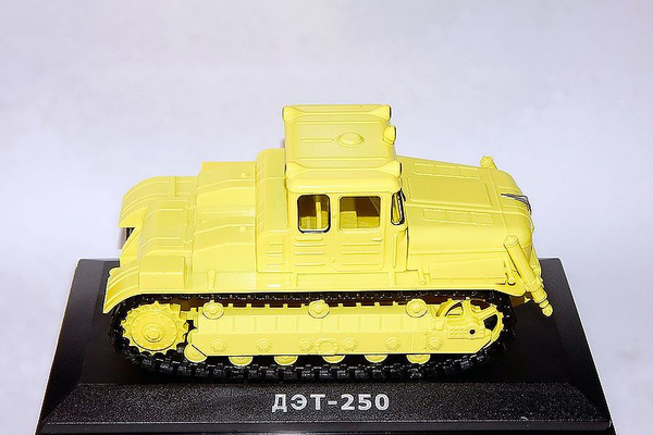 Трактор ДЭТ-250 , Тракторы №28, коллекционная модель - купить в ...