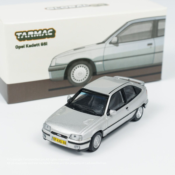 Voiture Miniature Opel Kadett Gsi Bleu Métallisé 1:64 - Tarmac Works - Modèle Diecast De Collection
