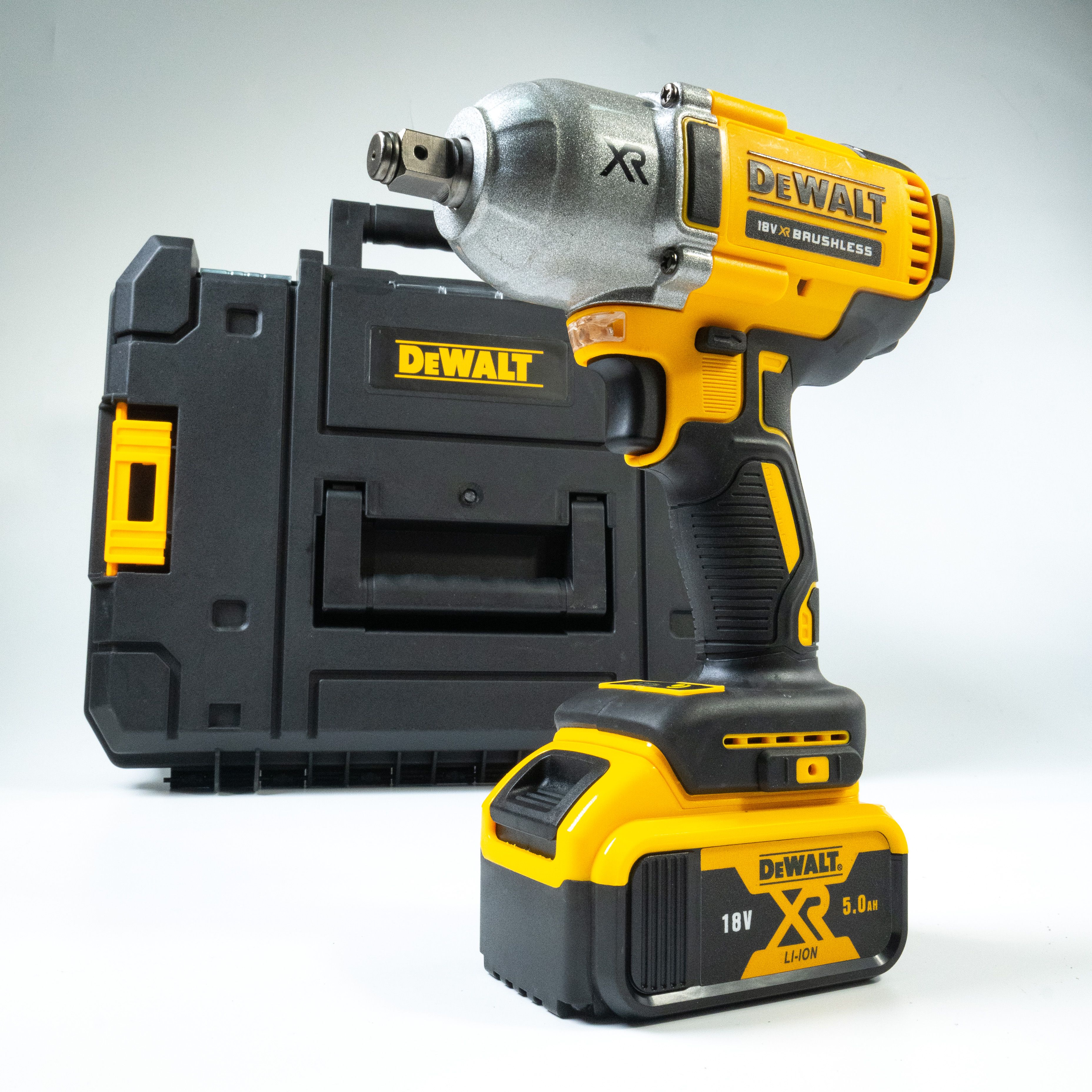 Бесщеточный гайковерт Dewalt DCF894 18V 5.0AH