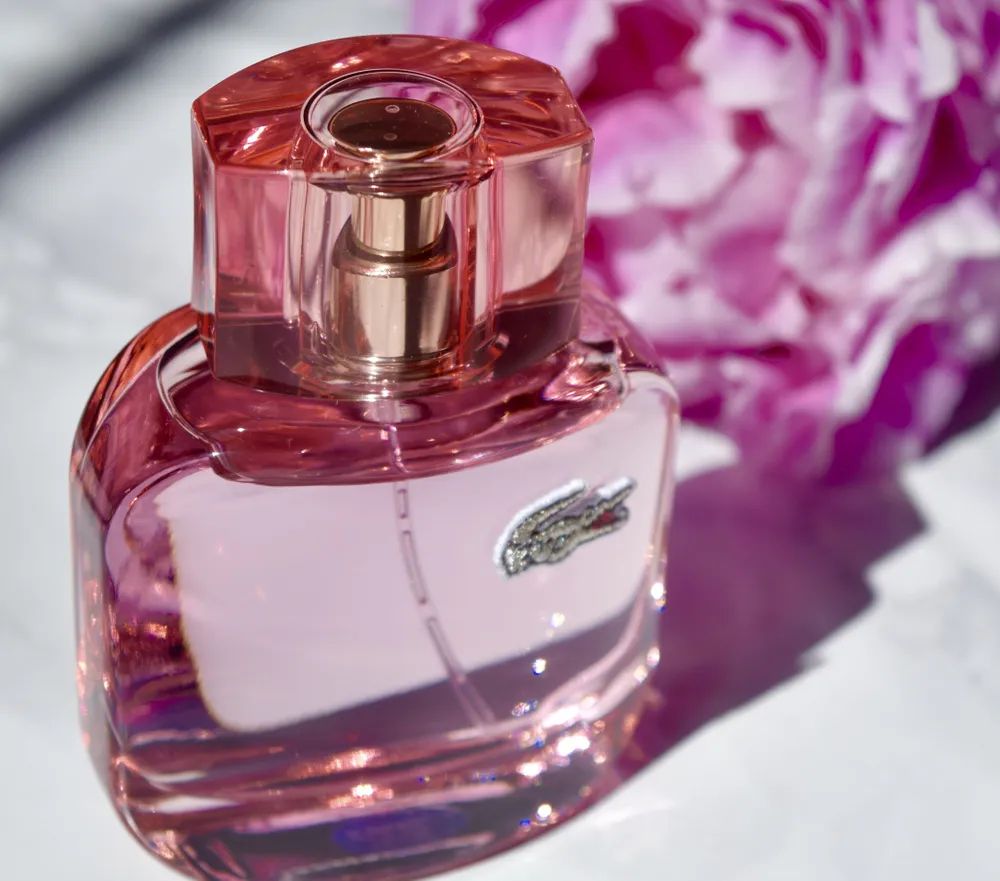 Шлейфовые ароматы для женщин 2024. Lacoste l.12.12 sparkling. Lacoste l.12.12 pour elle sparkling. Lacoste elle sparkling. Lacoste pour elle sparkling.