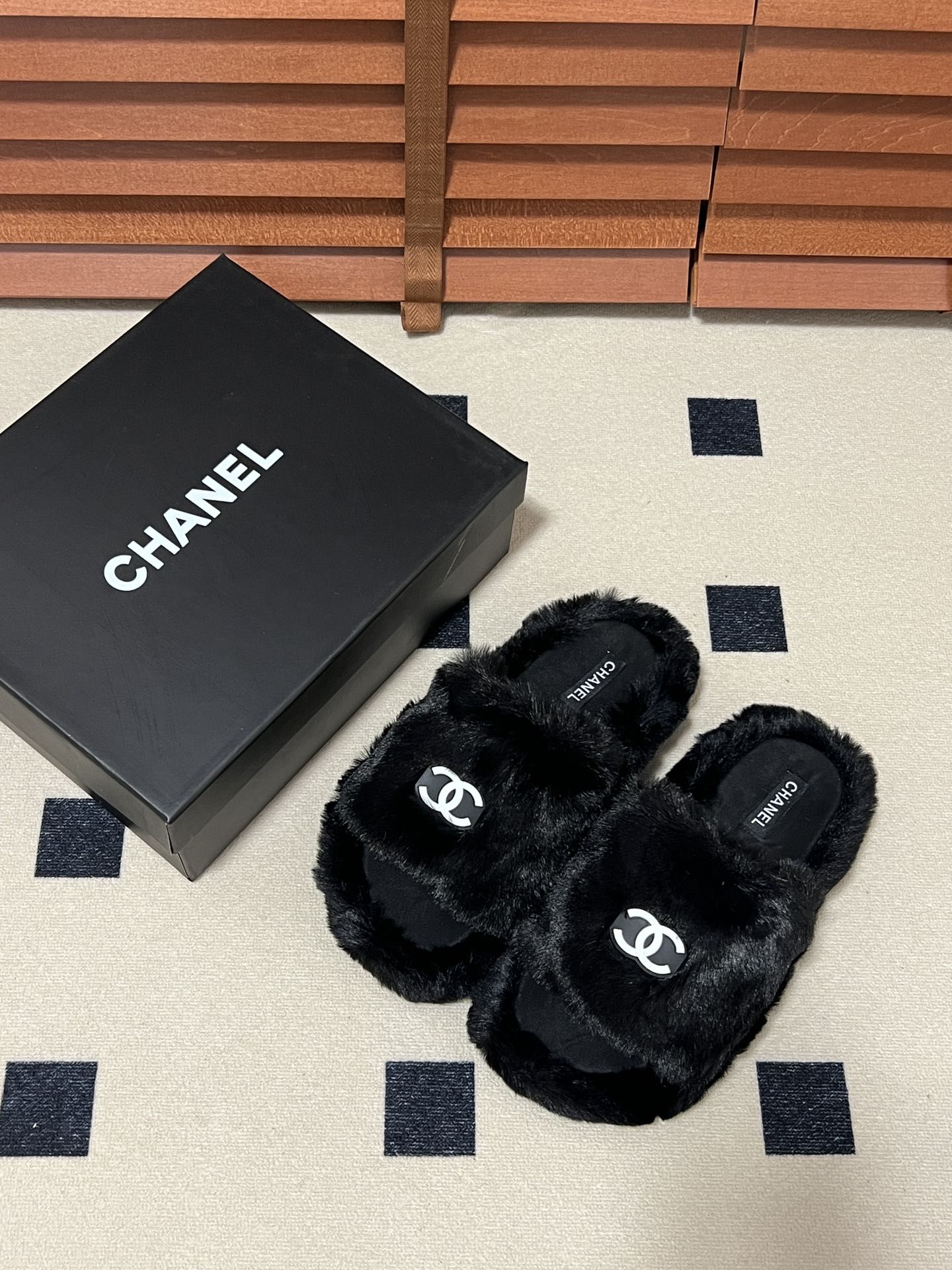 Тапочки Женский Chanel, размер 37 глубокий черный Китай Тапочки Женский Chanel, размер 37 глубокий черный Китай