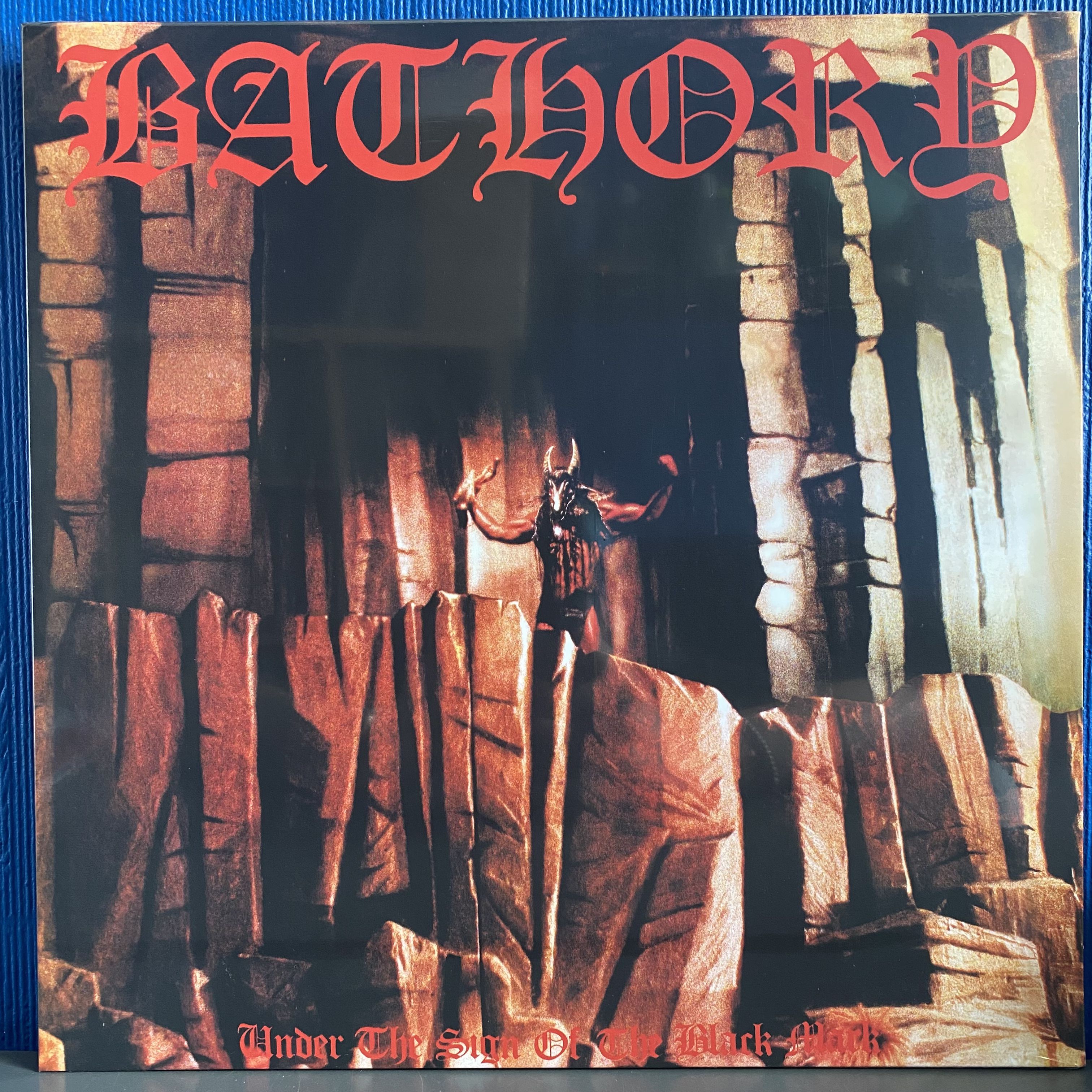 Bathory. Under The Sign Of The Black Mark 180гр. 2014 (1987) (LP) Запечатанная виниловая пластинка