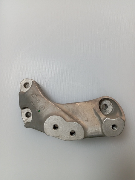 Кронштейн опоры МКПП левый Шевроле Круз - GM Genuine Parts арт ...