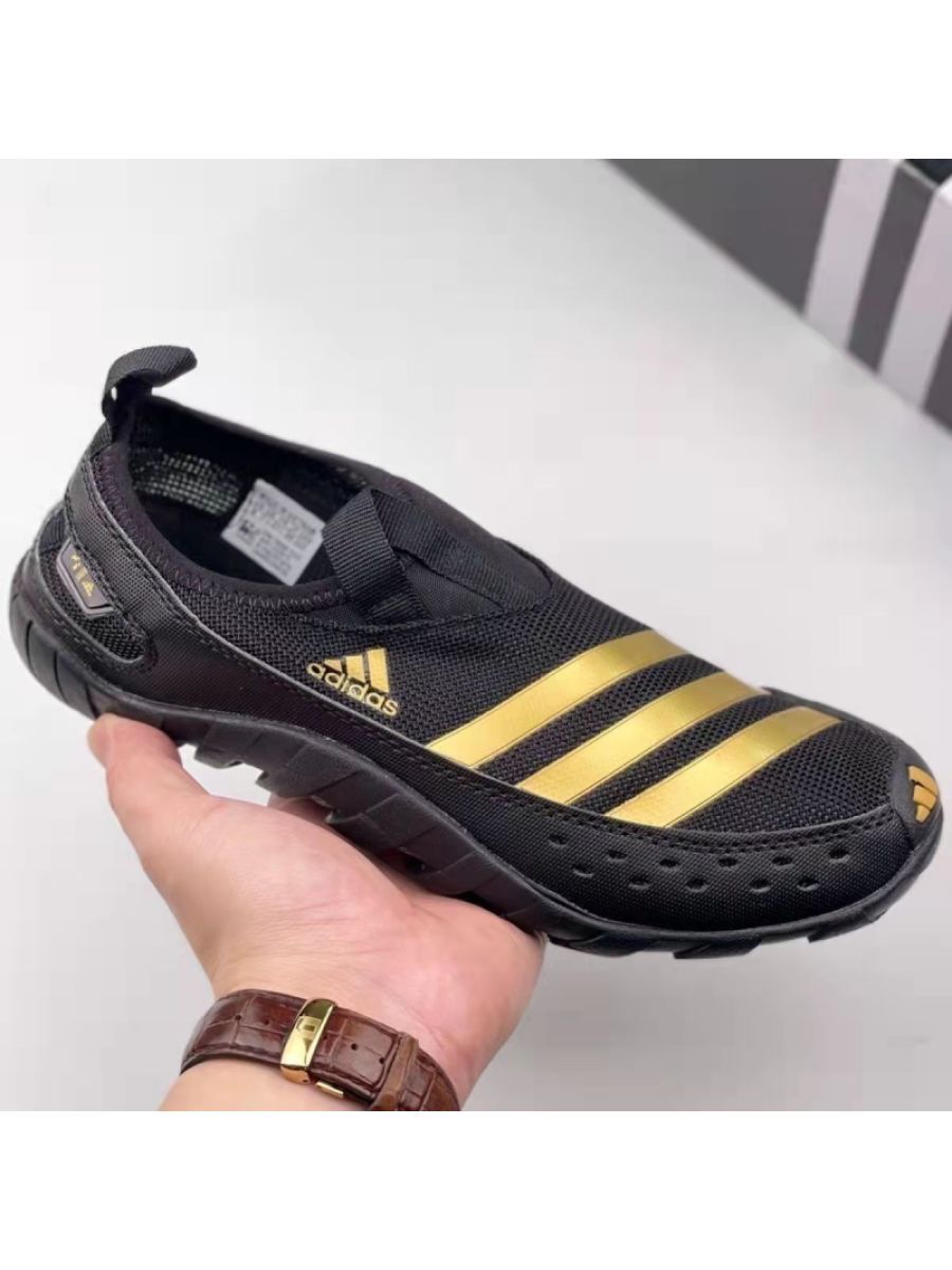 Аквашузadidas