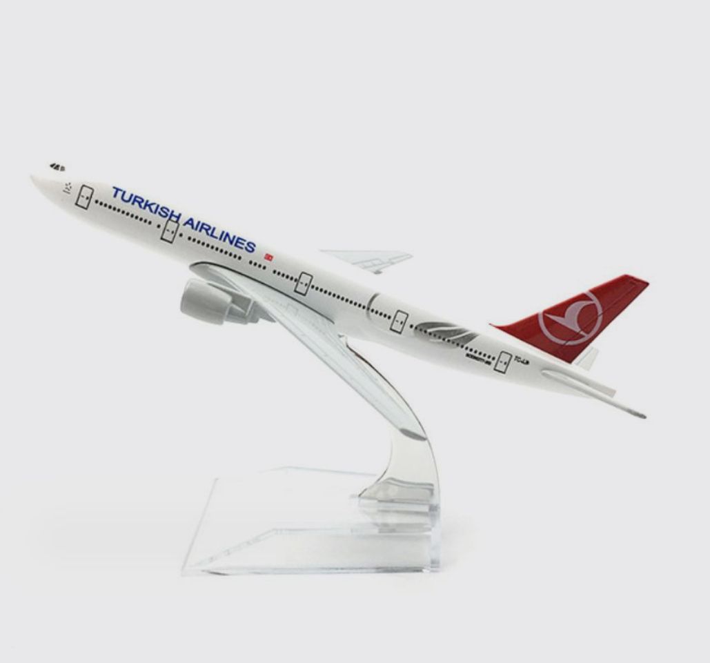 Модель самолета Turkish Airlines Boeing 777 / Турецкие авиалинии - 16 см