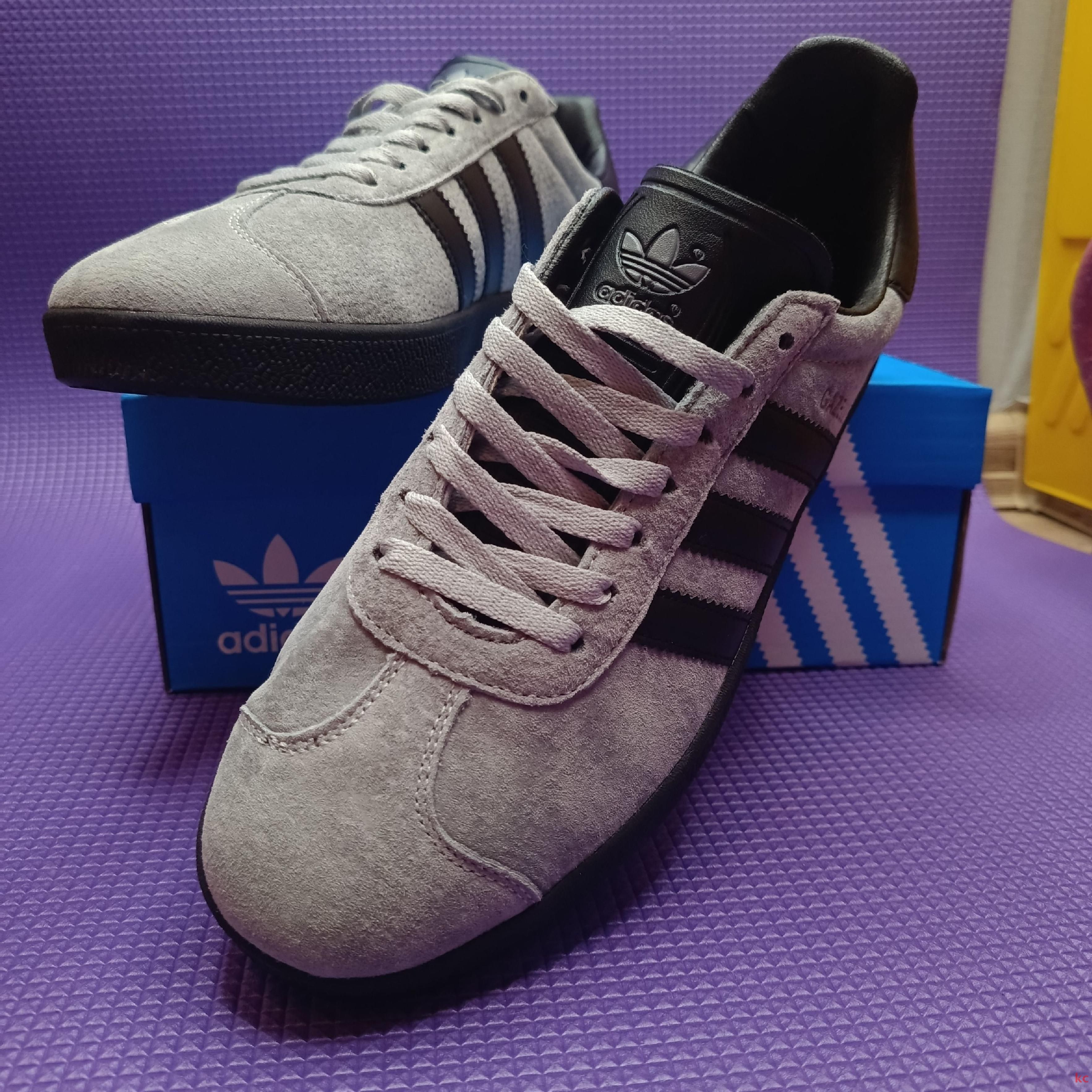 Кроссовкиadidas