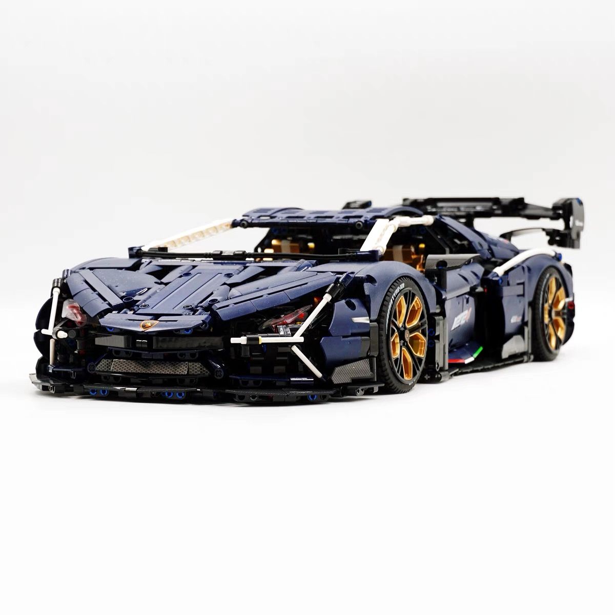 КонструкторLamborghiniRevuelto,1:8Классическаямодельсуперкара,4106деталей