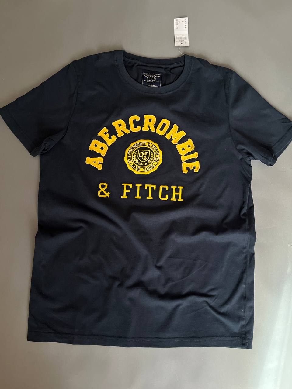 ФутболкаAbercrombie&Fitch