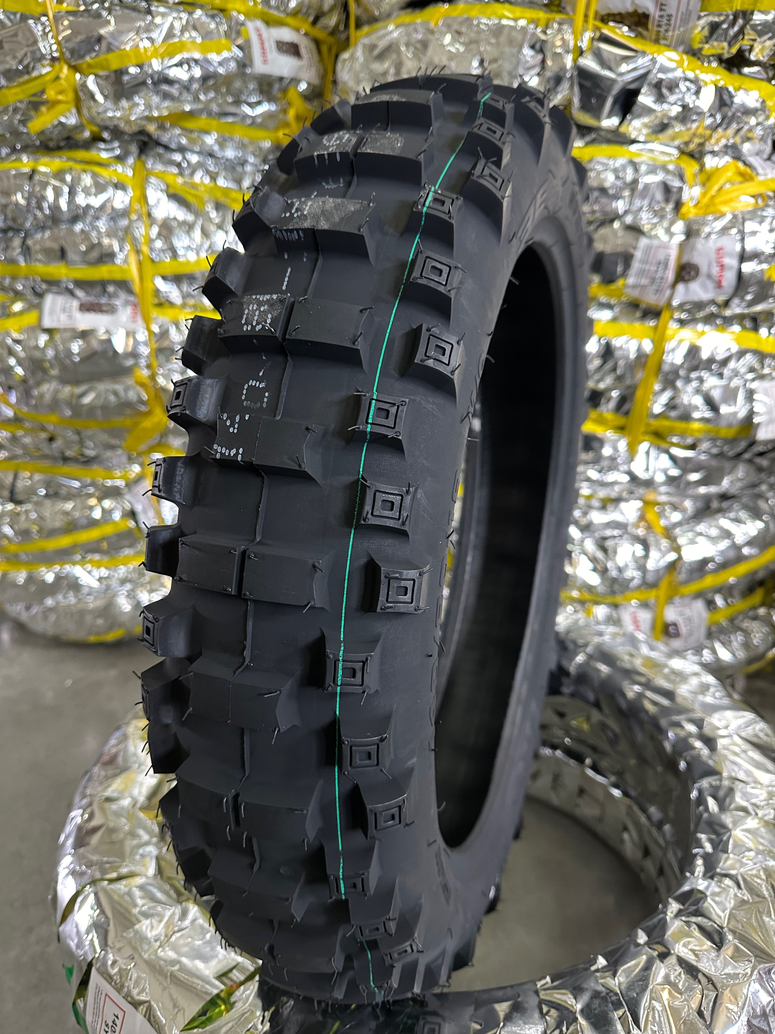 Gummtirer18140/80MichelinEnduroMediumsoftМотошины140/80R18A