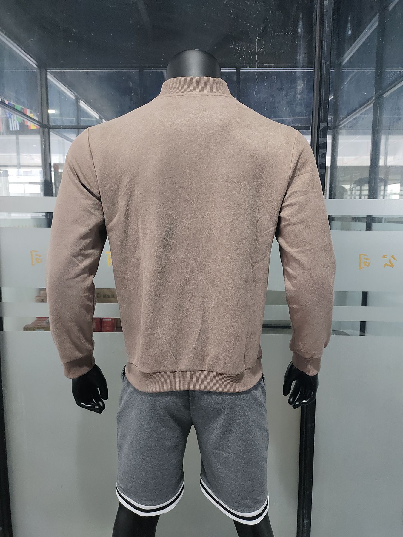 Куртка New Balance(图2)