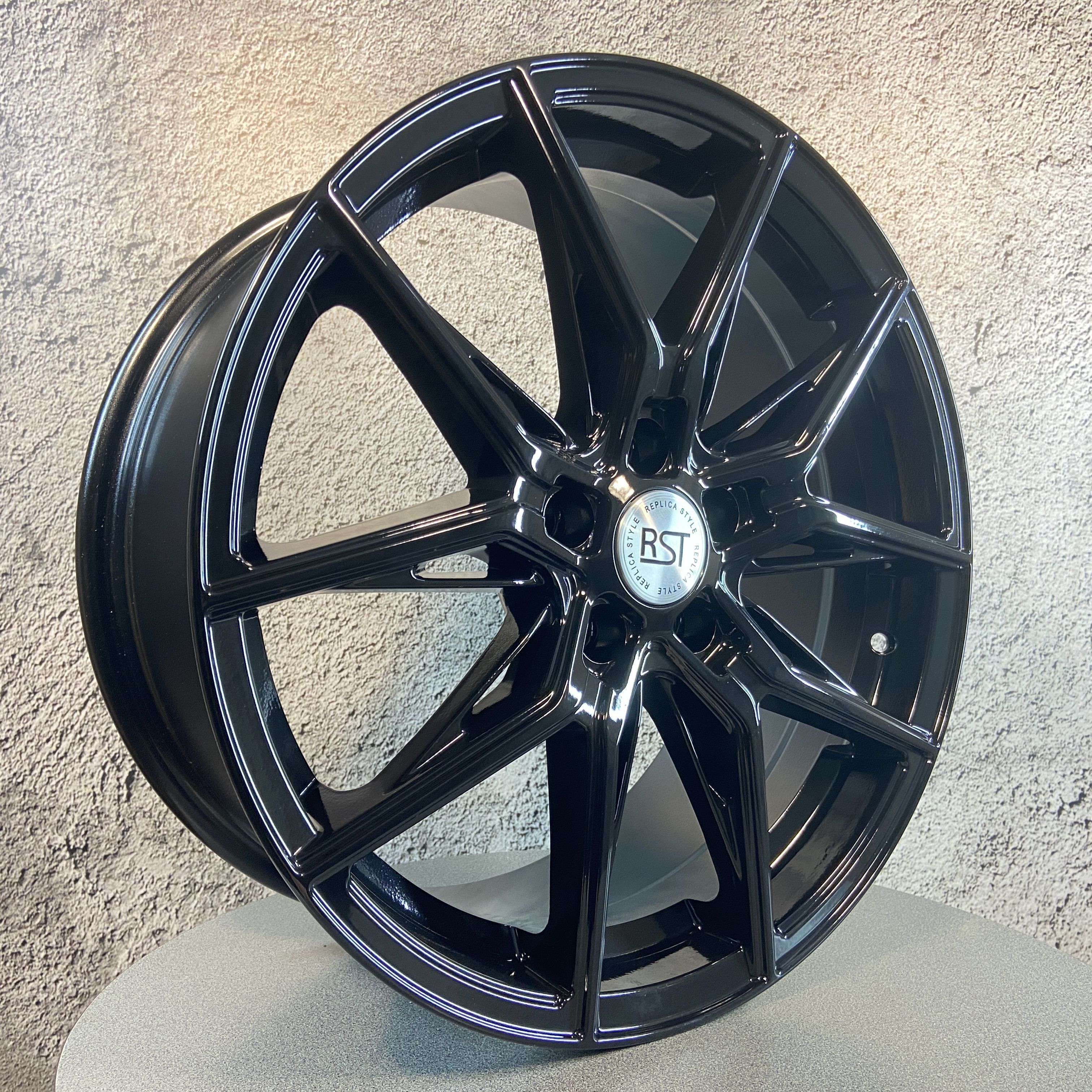 NEO  Колесный диск Литой 18x7.5" PCD5х114.3 ET45 D67.1