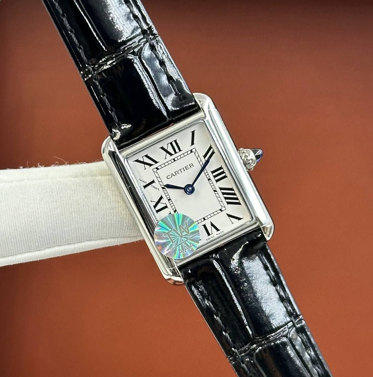 Симпатичные женские часы Cartier Tank