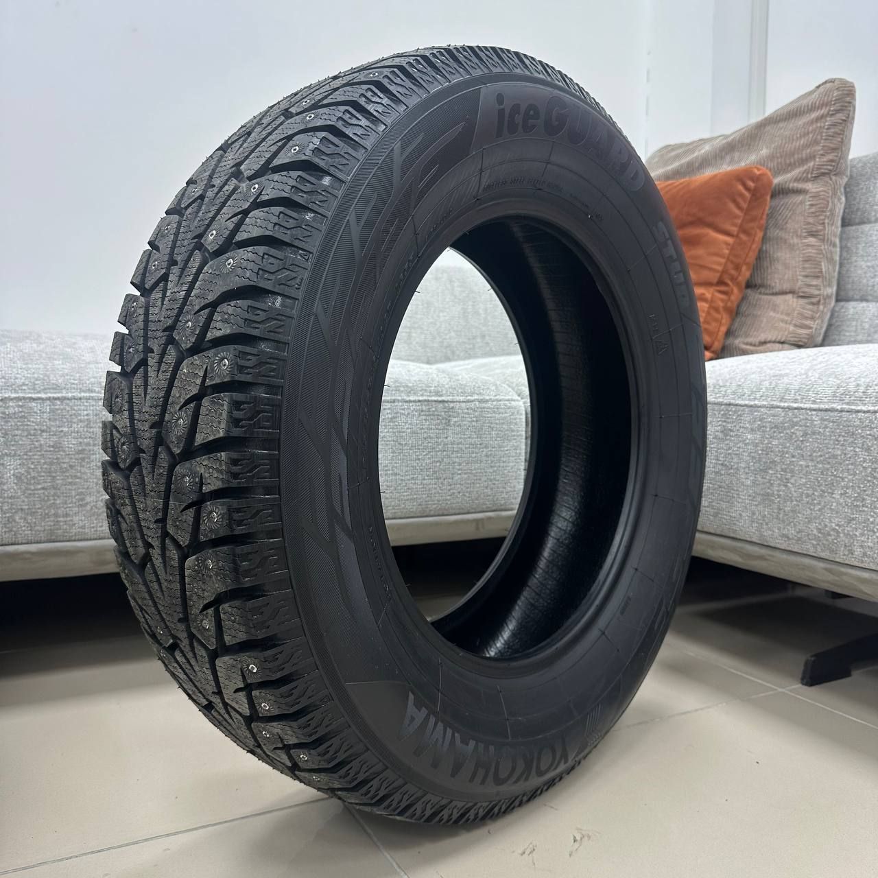 Yokohama iG55 Шины  зимние 215/65  R16 102T Шипованные