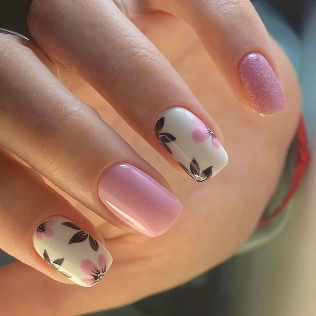 Квадратные накладные ногти с цветочным дизайном(图1)