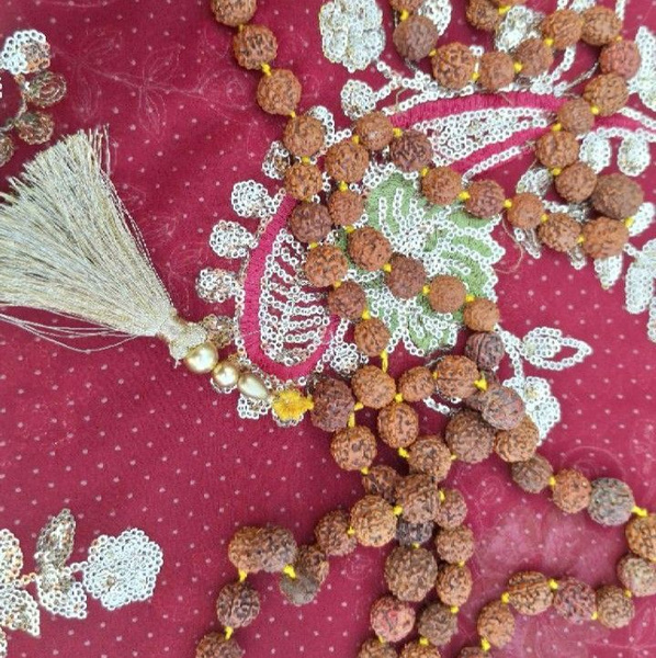 Четки из натуральной Рудракши 108 бусин - купить с доставкой по ...