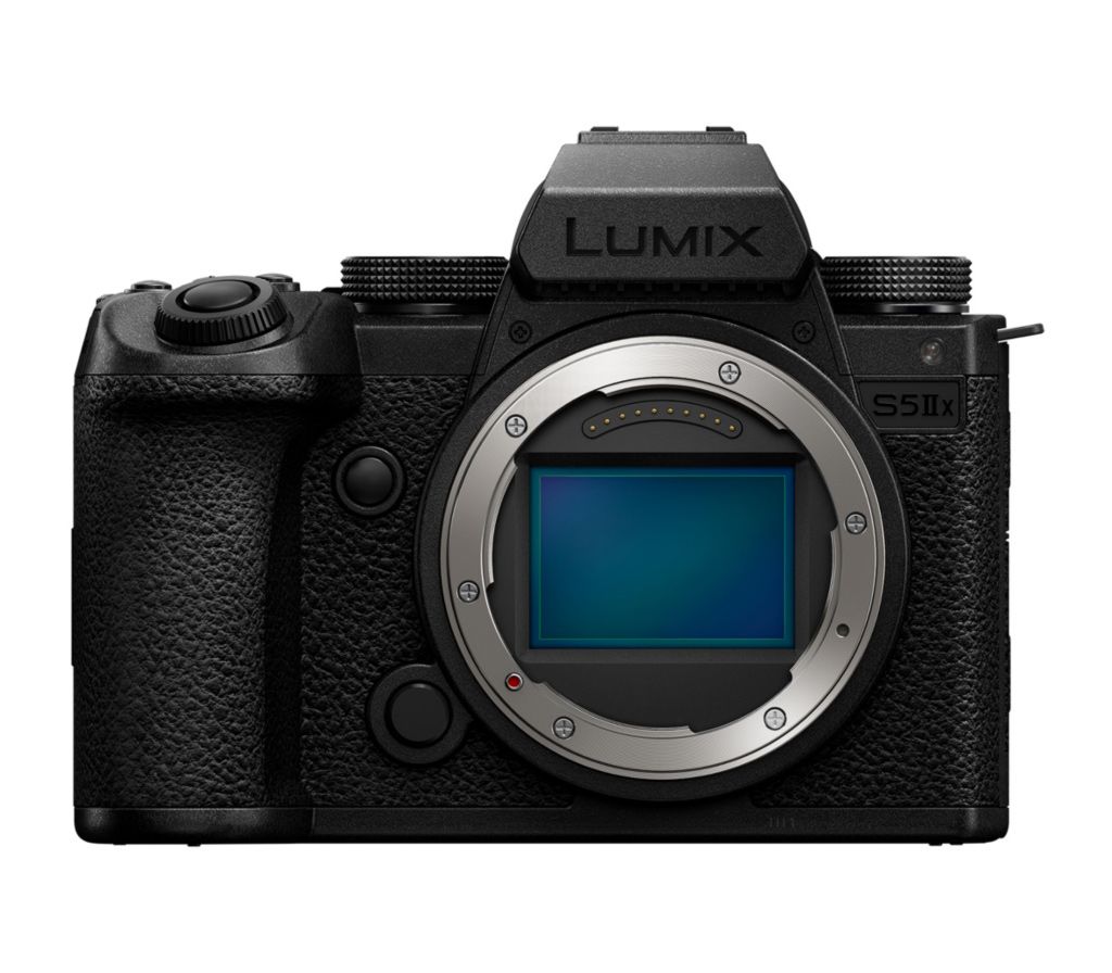 Беззеркальный фотоаппарат Panasonic Lumix DC-S5 II X Body