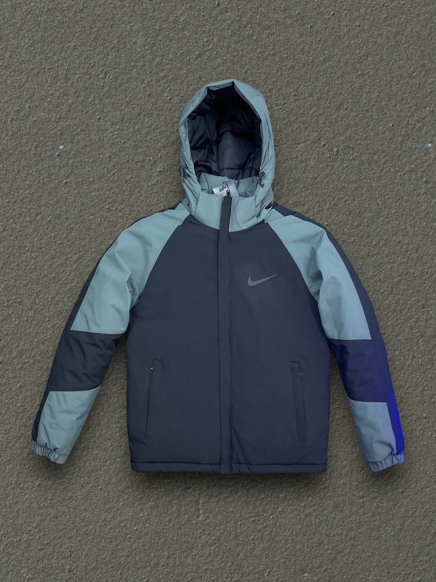 Куртка Nike Зима купить на OZON по низкой цене (1735930117)