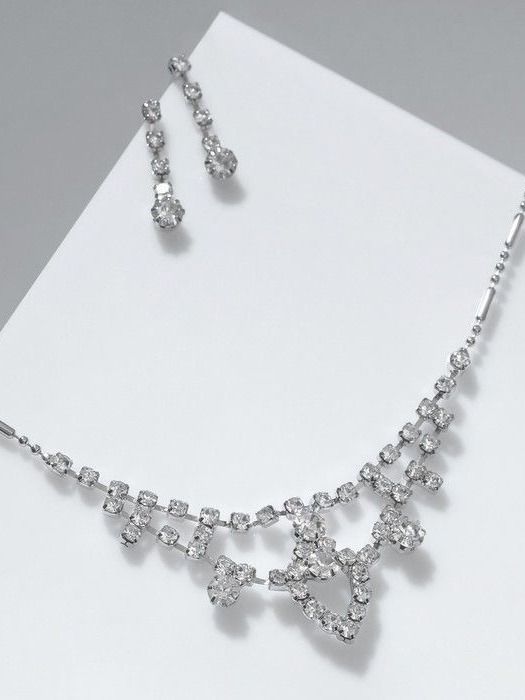 Комплект украшений для женщин, набор 2 предмета: серьги, колье / цвет белый в серебре