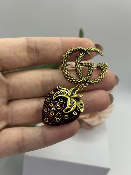 Gucci Брошь - купить с доставкой по выгодным ценам в интернет-магазине ...