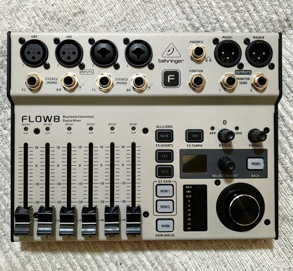 BEHRINGER FLOW 8 - цифровой микшерный пульт, 4 TRS входа, 2 XLR входа ...