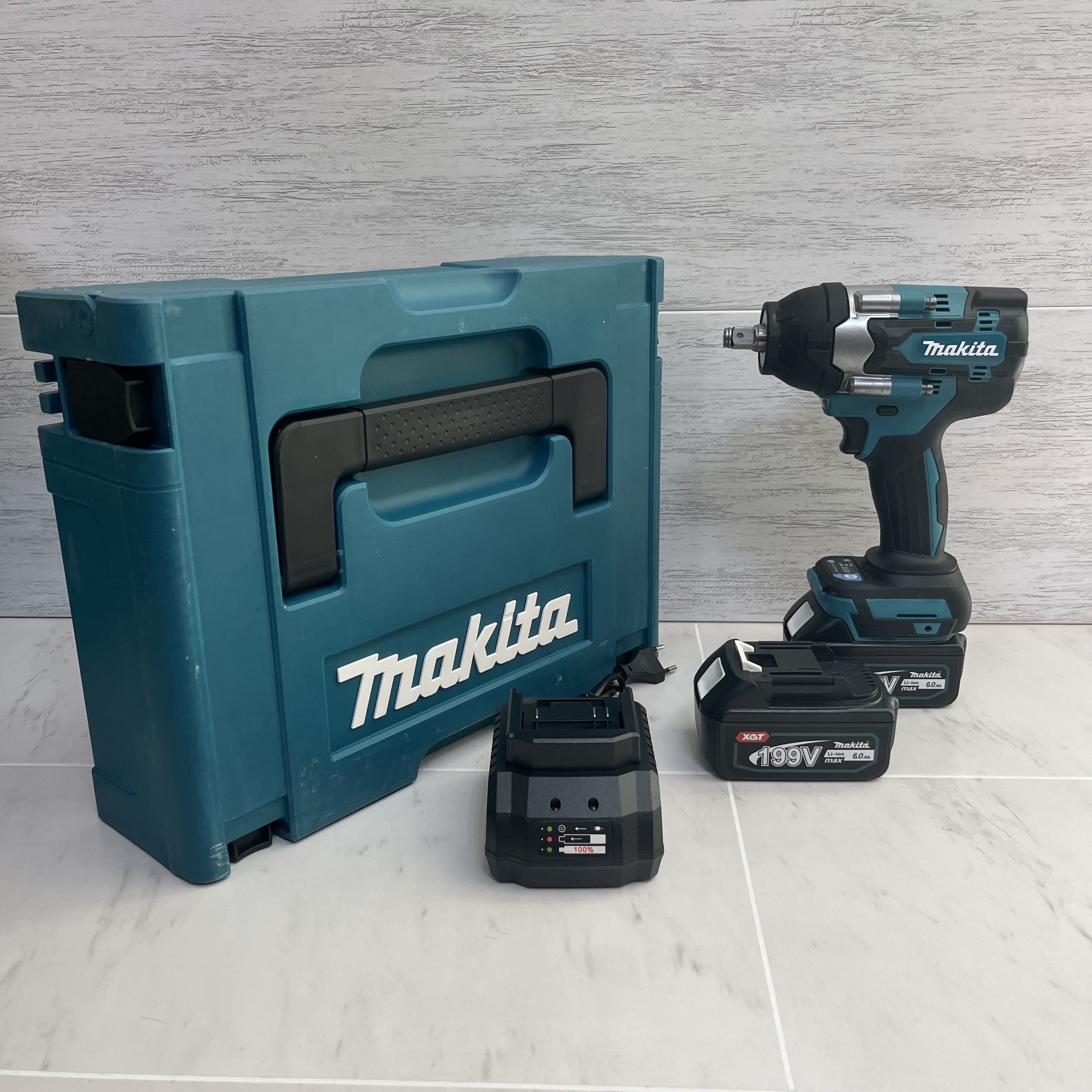 Гайковёрт ударный бесщёточный аккумуляторный Makita 700 N.m