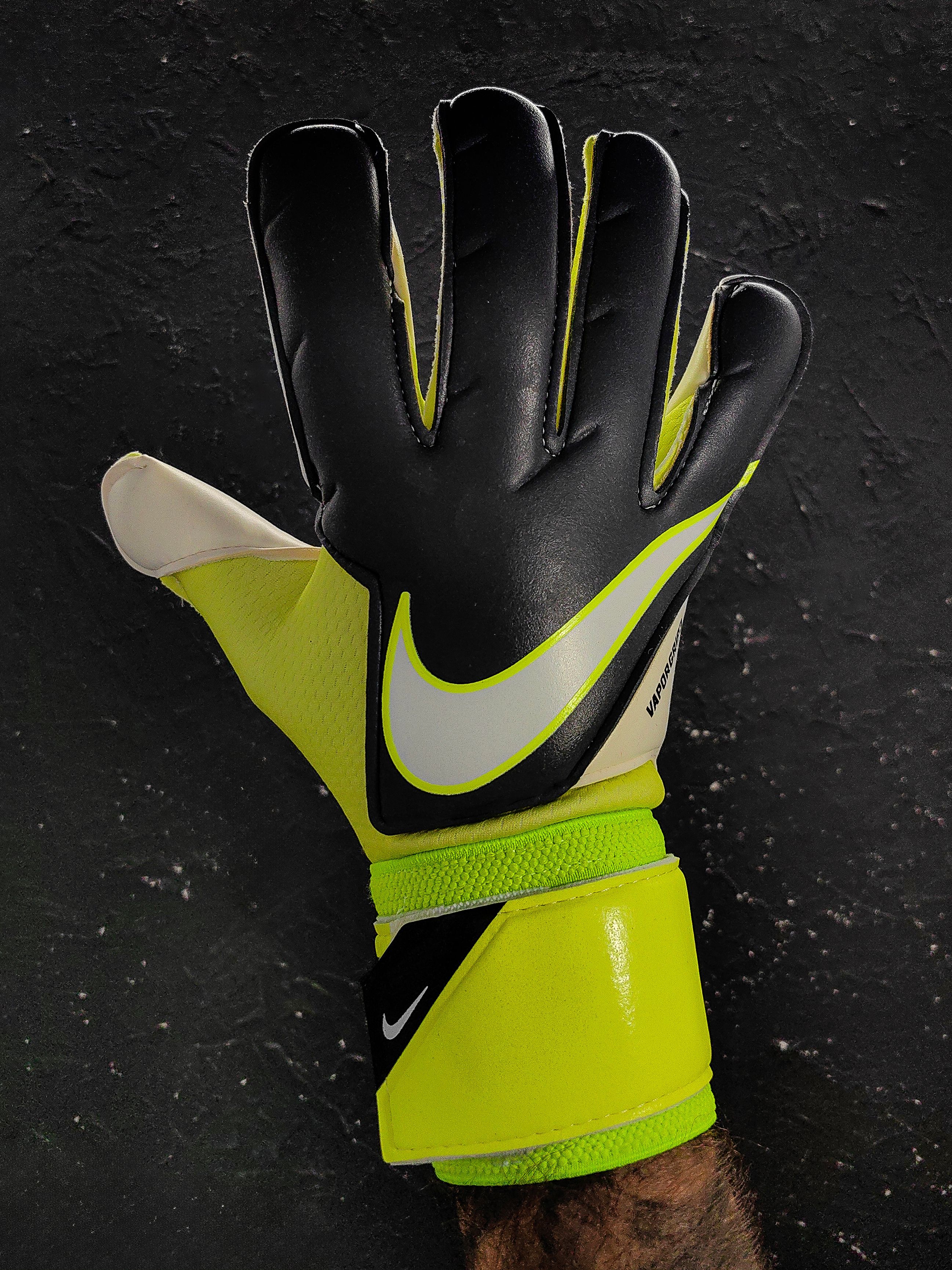 Перчатки вратарские Goalkeeper Vapor Grip 3 "Luminous" pack, размер 8