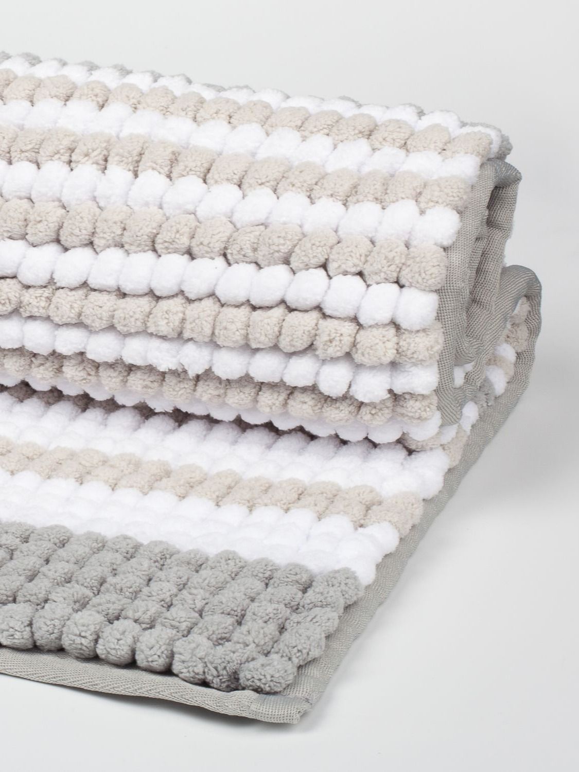 Фото товара на маркетплейсе ozon Коврик для ванной комнаты и туалета, 50x80 см, махровый, противоскользящий, шенилл, серый, BC06P58i12
