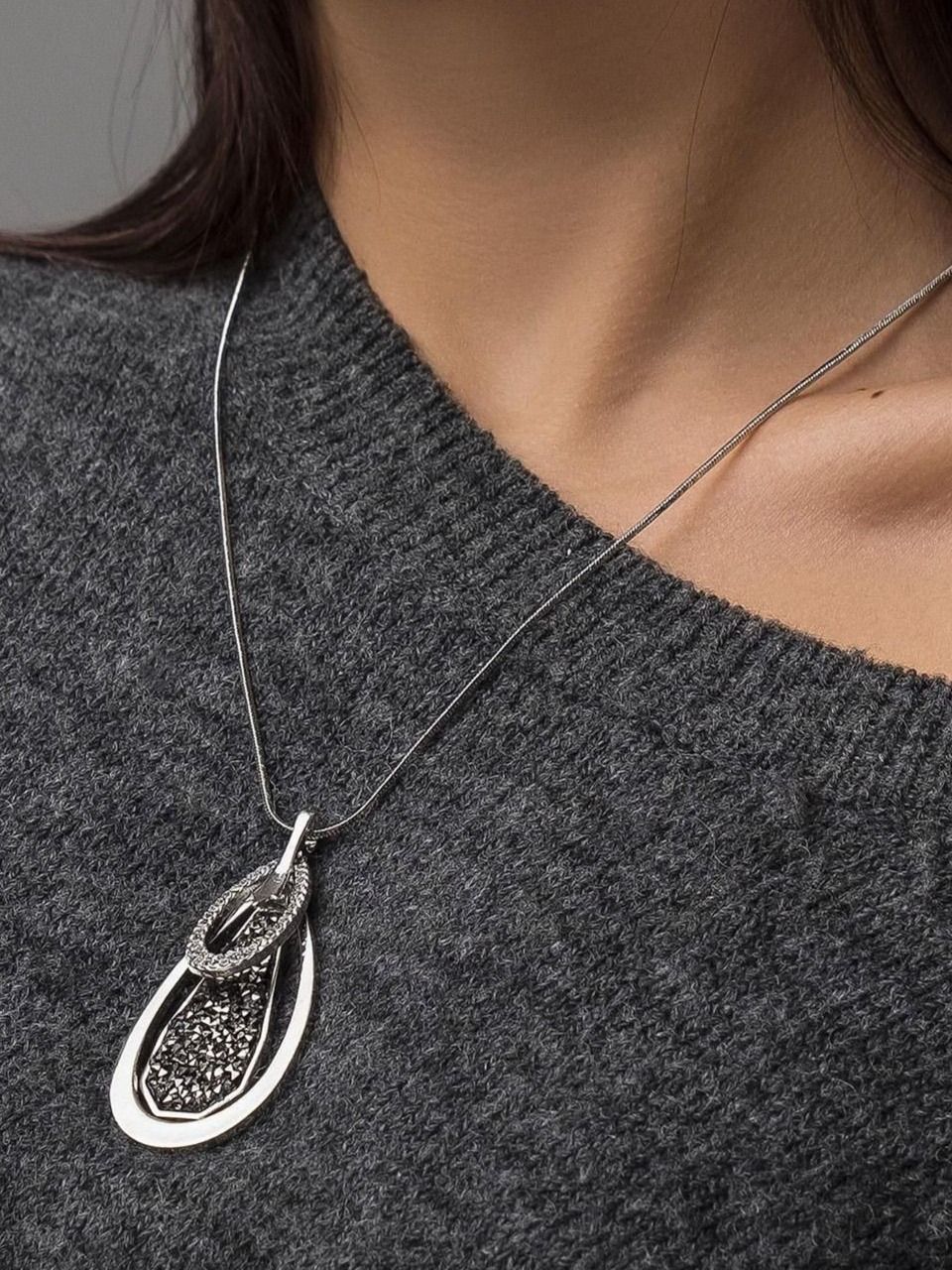 Кулон на цепочке "Калейдоскоп", цвет бело-серый в серебре, 72 см, женская бижутерия