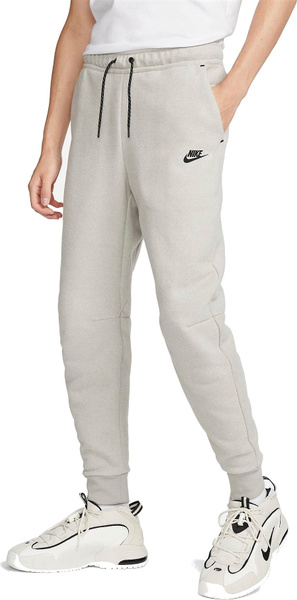 Nike winter jogger bot deals