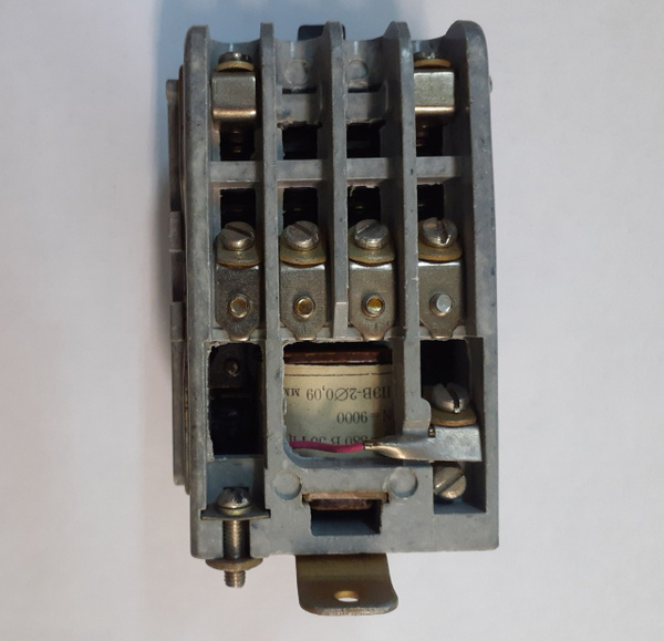 Магнитный пускатель ПМЕ-041-УЗВ 4А 380В - СССР - купить по выгодной ...