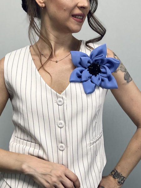 Брошь цветок из ткани с хрустальными бусинами, 17 см - купить с ...