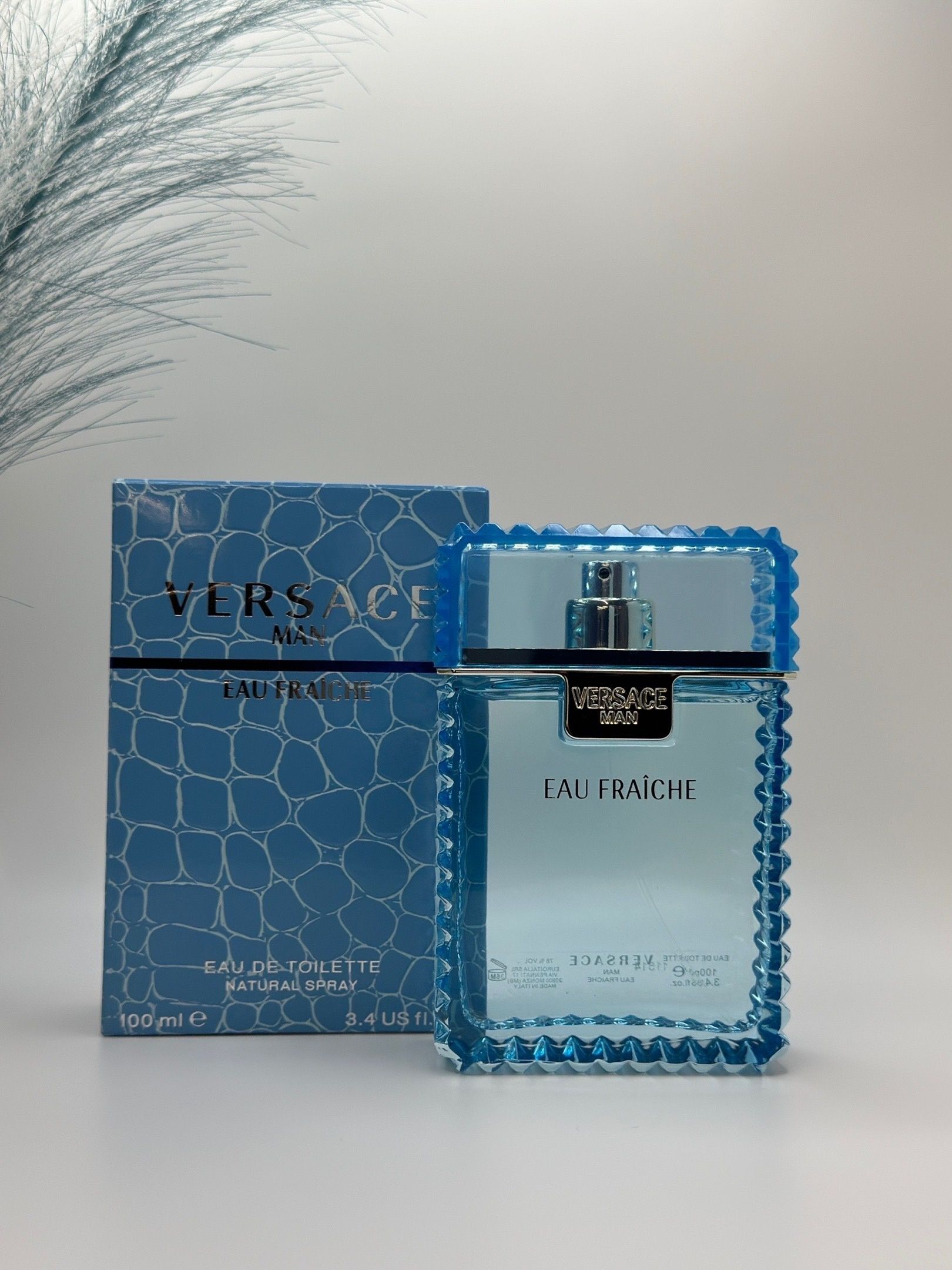 Версаче eau fraiche. Версаче ман. Versace man eau fraiche 100. Духи versace man 100ml. Парфюм версаче мужские eau fraiche 100ml.