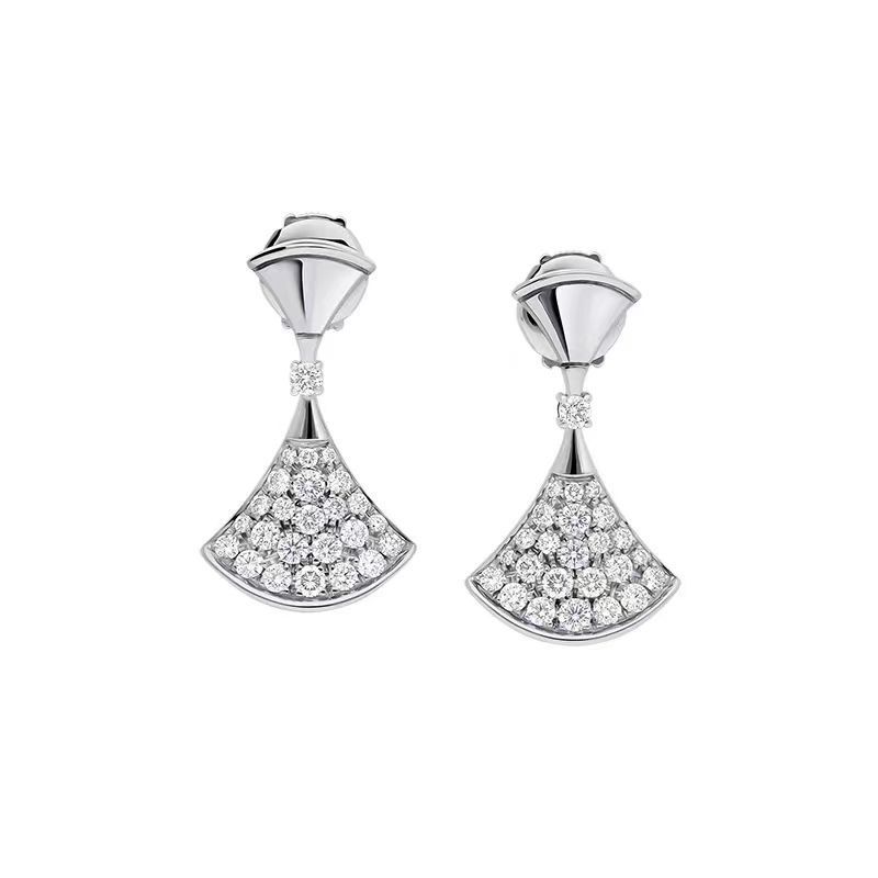 Серьги город. Серьги булгари дива. Divas Dream серьги. Bvlgari Earrings. Серьги Bvlgari.