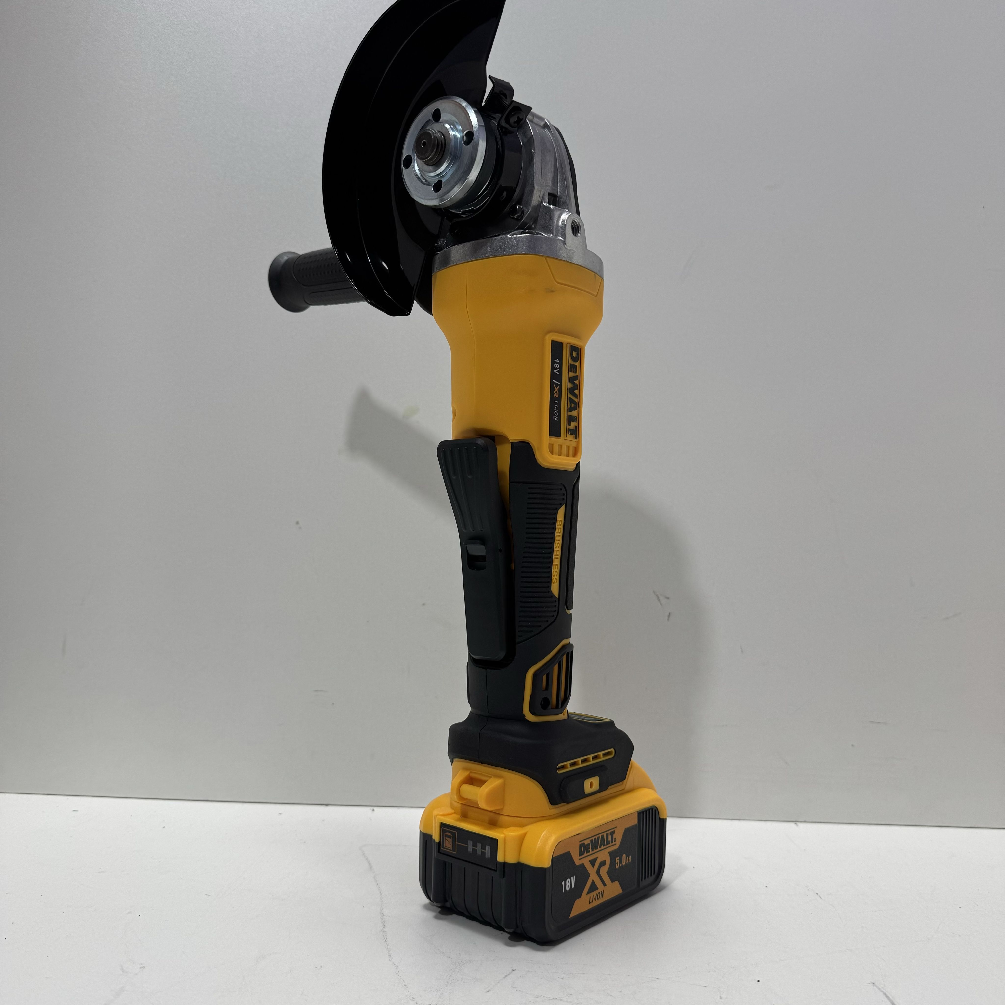 Болгарка Аккумуляторная Dewalt DCG406 18v