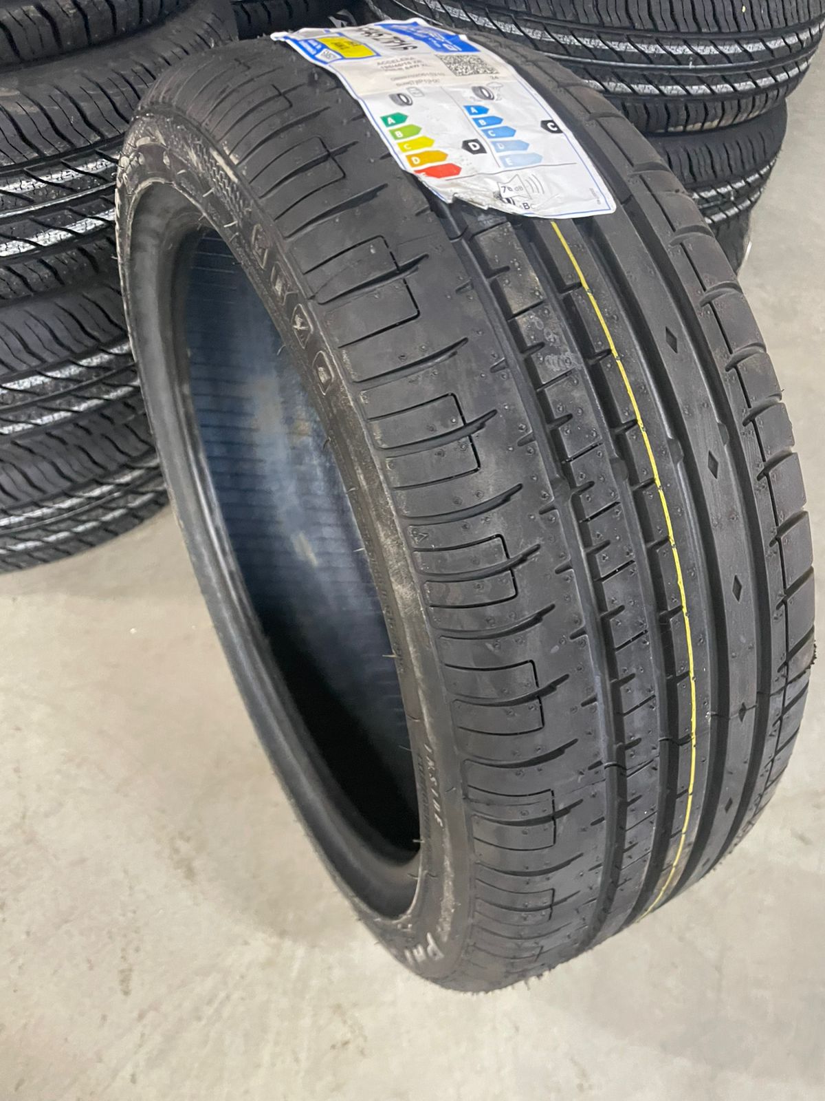 Accelera ZR PHI-R 84W XL Шины  летние 195/45  R16 84W