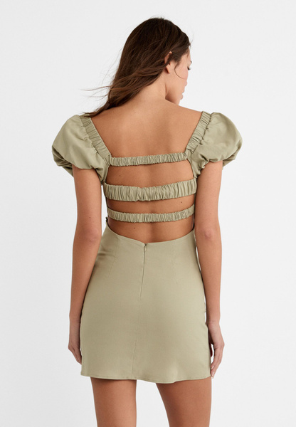 Stradivarius Короткое платье с открытой спиной и эластичными деталями ...