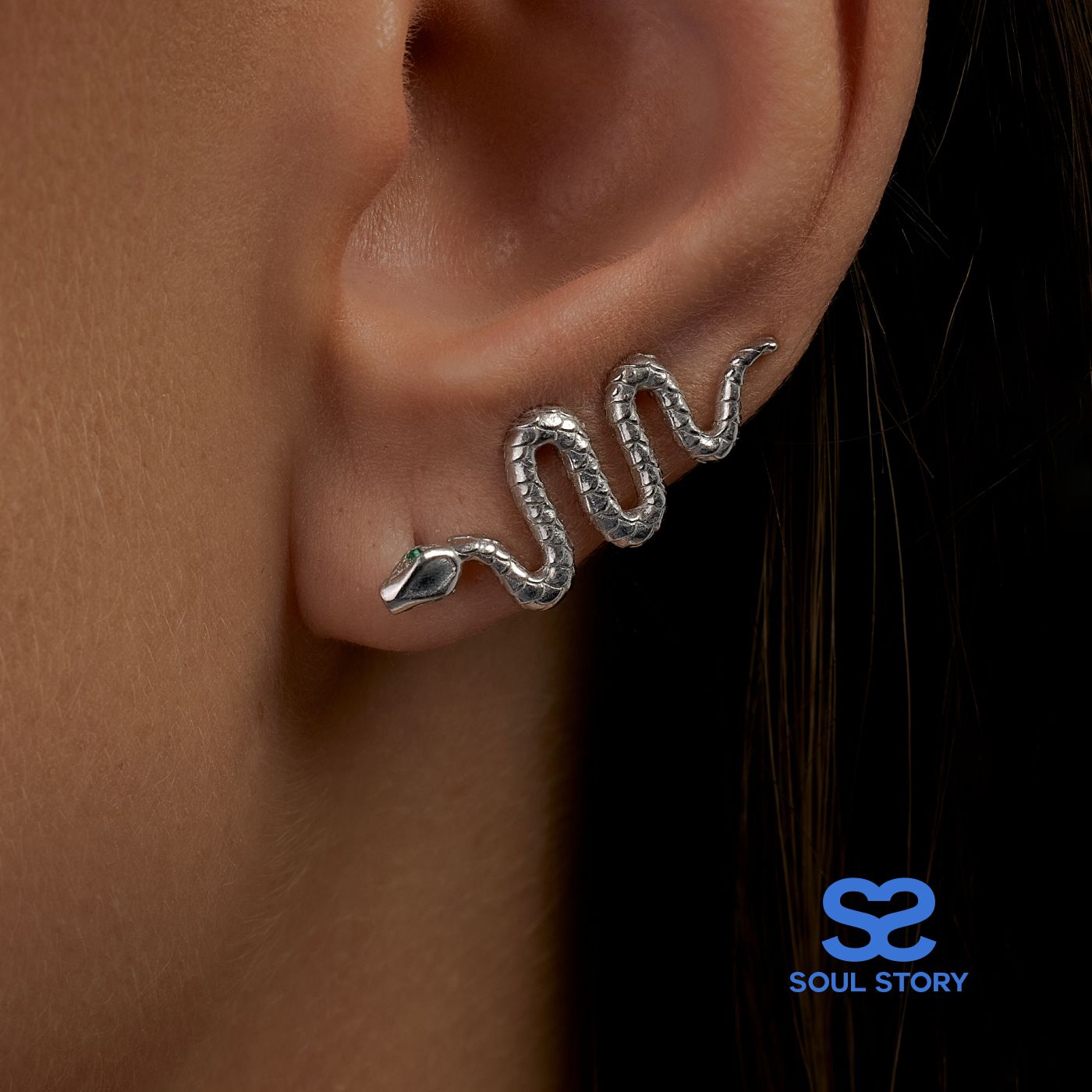 SOUL STORY Серьги клаймберы серебро 925 "Змеи", сережки зажимы женские серебряные с фианитом, кафф на ухо ювелирные