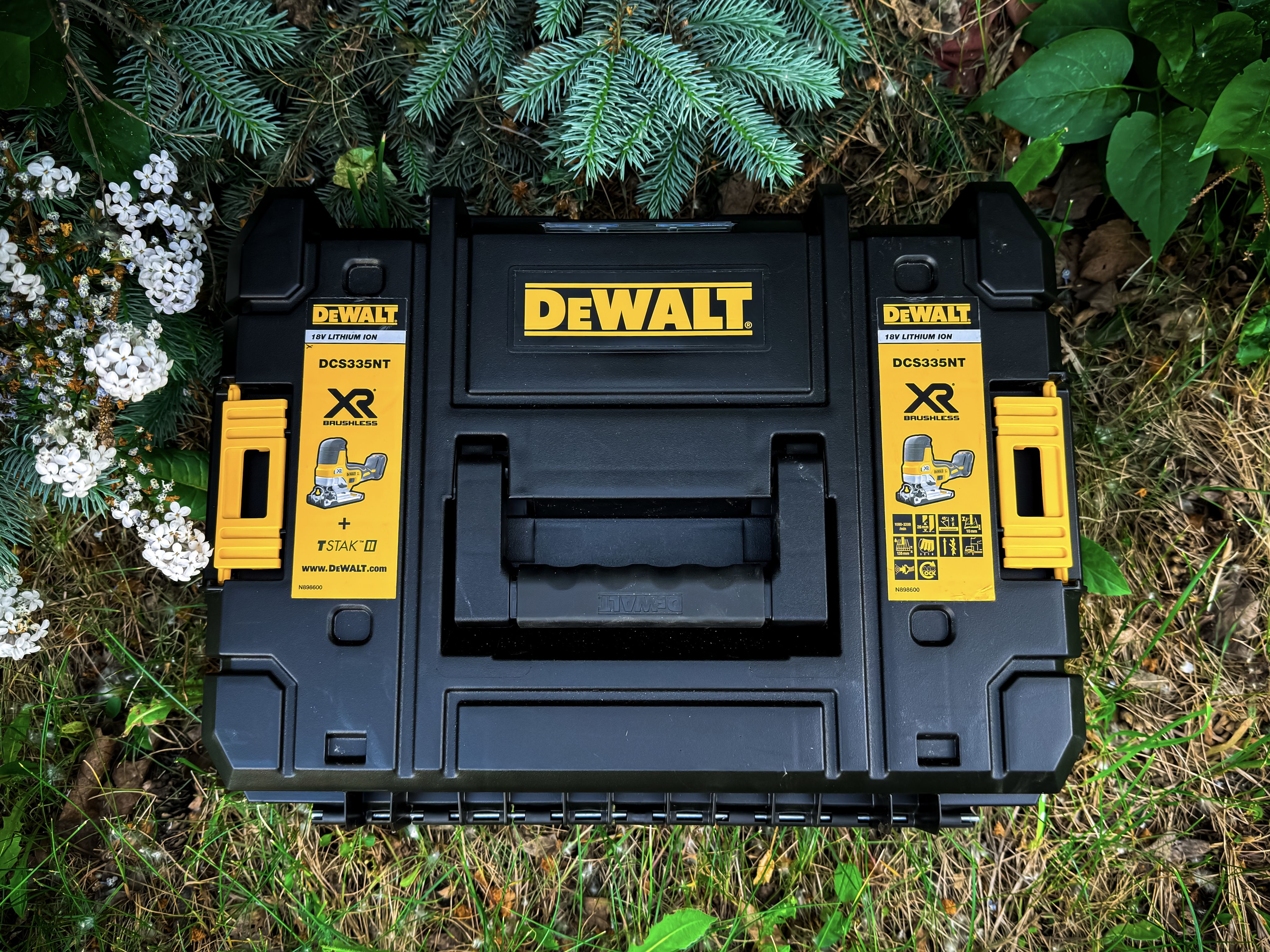 Аккумуляторный электролобзик DeWALT DCS335NT