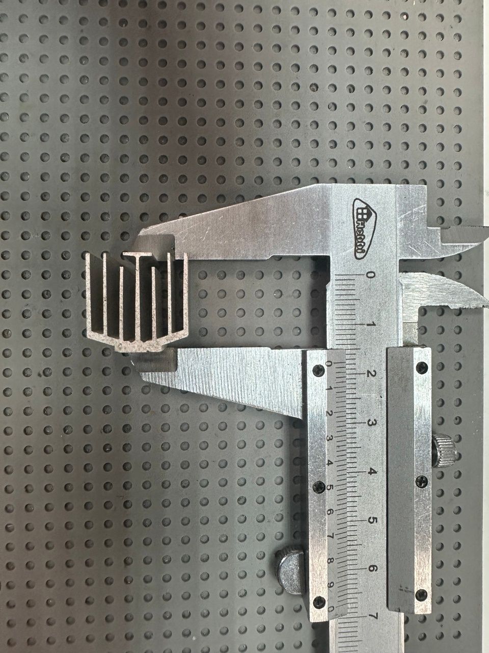 Алюминиевыйрадиатор(охладитель)дляпассивногоохлажденияб/у17x17x16мм2шт